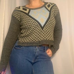 Graphic pattern cropped sweater
